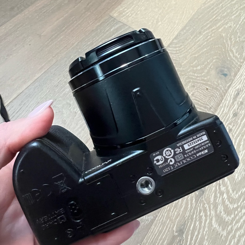 Nikon Camera - Picture 10 of 10